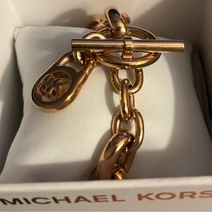 Classic Michael Kors lock chain toggle bracelet. Bright and beautiful!! NWOT